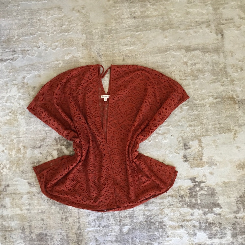 Poncho short sleeve also could be used as a shawl - Picture 3 of 4